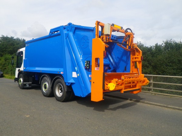 2005 Dennis Elite 2, Phoenix 2, Beta Trade Lift