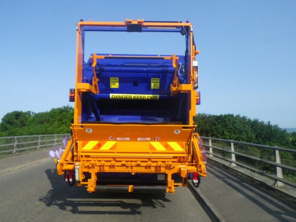 2007 Mercedes Econic, Heil Powerlink, Zoeller Trade Bin Lift 