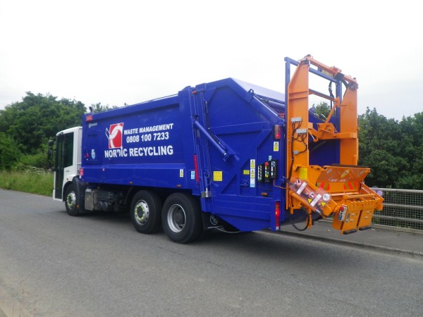2007 Mercedes Econic, Heil Powerlink, Zoeller Trade Bin Lift 
