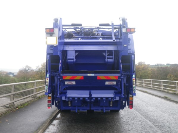 2008 Mercedes Econic, Geesink GPM iii, c/w Trade Binlift