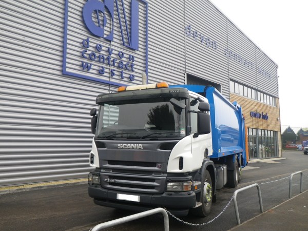 2009 Scania, Phoenix 2, c/w Beta Trade Bin Lift