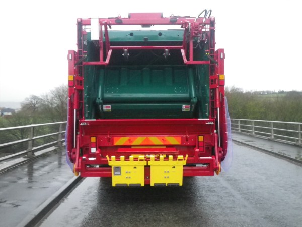 Brand New Daf CF, c/w remanufactured Phoenix 2 body and Beta Trade Binlift 