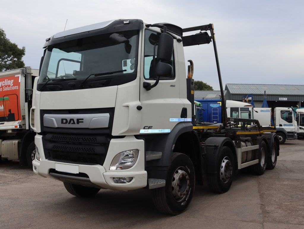 Front nearside of a DAF CF 450 fitted with Hyva Titan Hook Loader