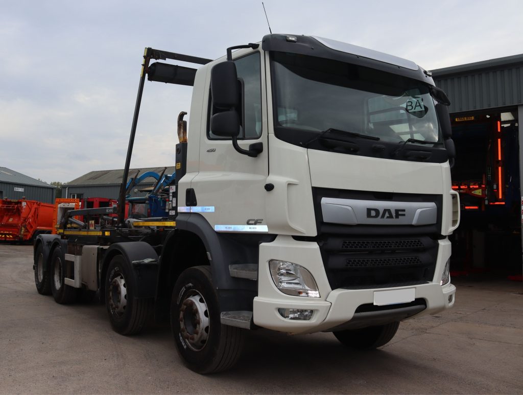 Front offside of a DAF CF 450 fitted with Hyva Titan Hook Loader