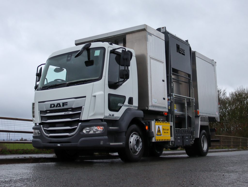 Front nearside of a DAF XB 230 with SAW Aluminium Body Toploader