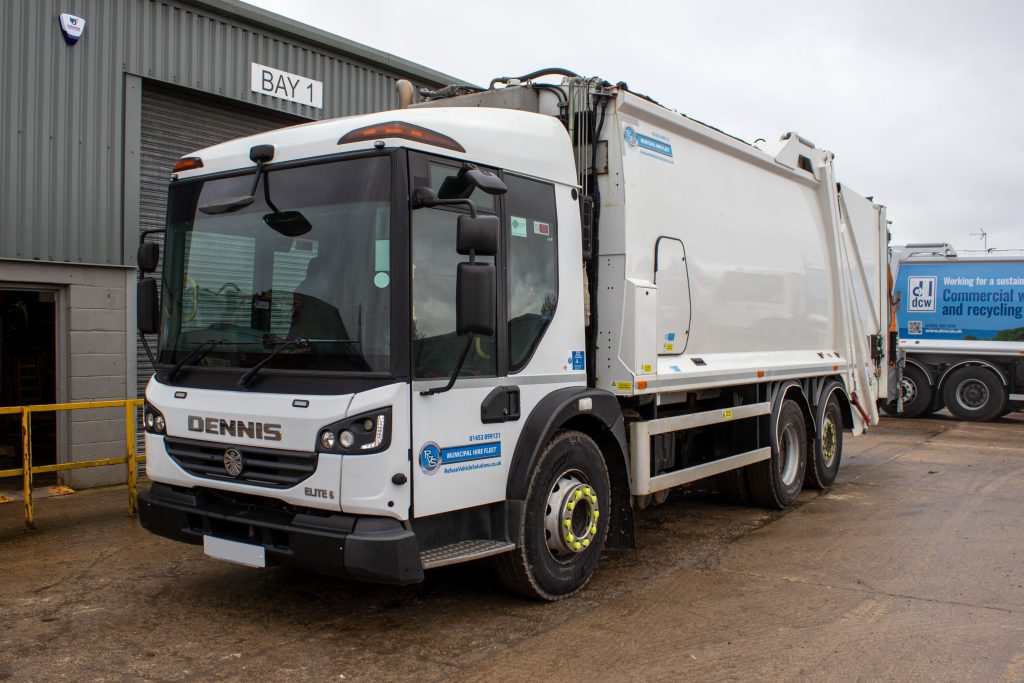 Front nearside of a Dennis Elite 6 fitted with Olympus OLTP22 body and Terberg OmniDEL Triple domestic lift