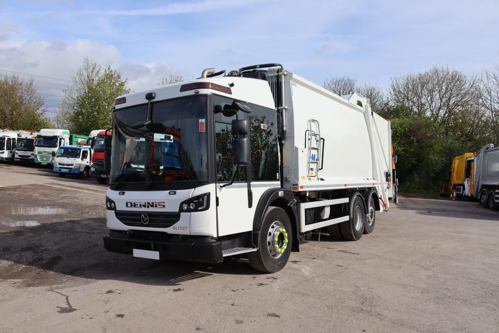 Front offside of a Dennis Elite+ fitted with Olympus OLTP22 body and Terberg OmniDEL triple lift