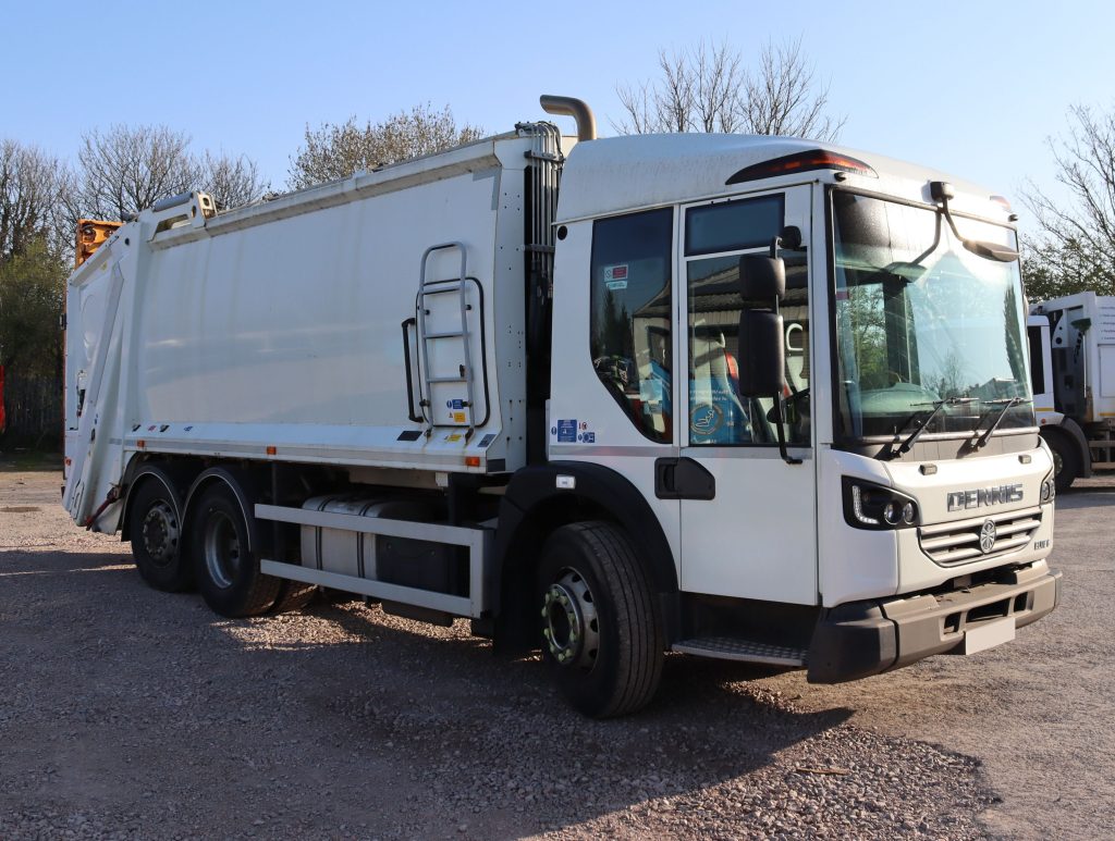 Front offside of a Dennis Elite 6 with a Dennis Olympus OL21W body and Terberg OmniDEL domestic lift