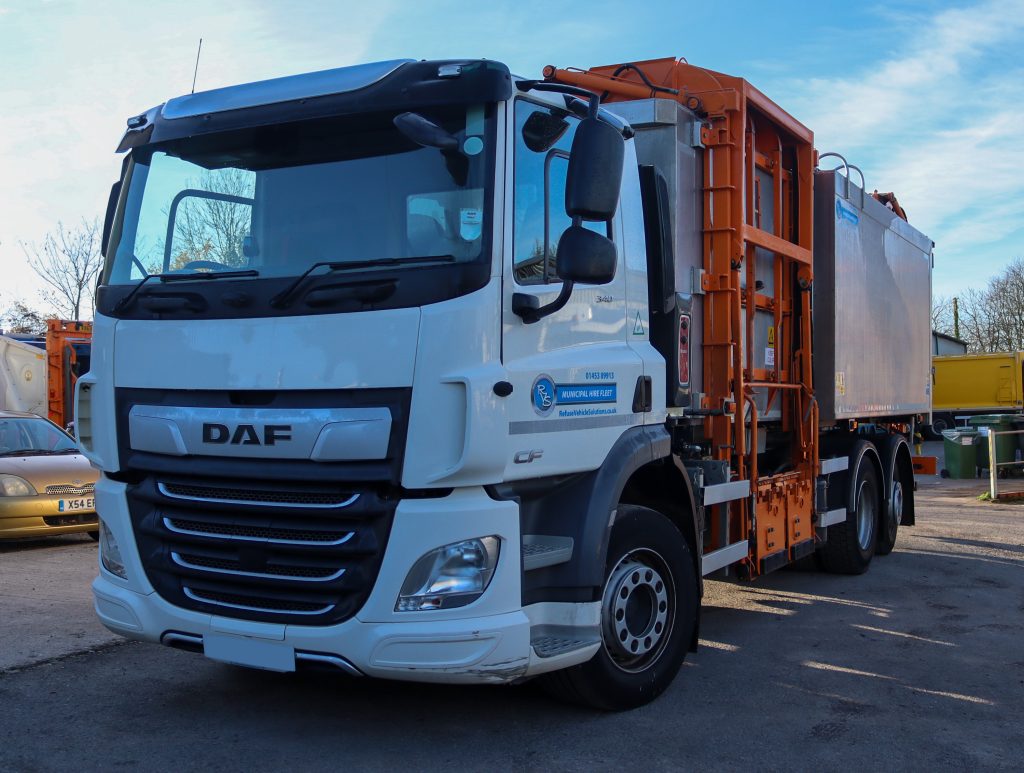 Front nearside of a DAF CF 340 with Terberg Aluminium Body Toploader