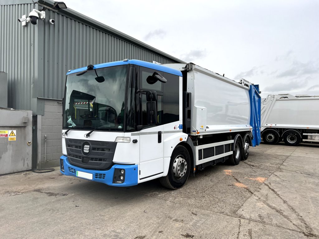 Front nearside of an Electric Mercedes Econic fitted with Dennis Olympus OL23W body and Terberg OmniDEL domestic lift