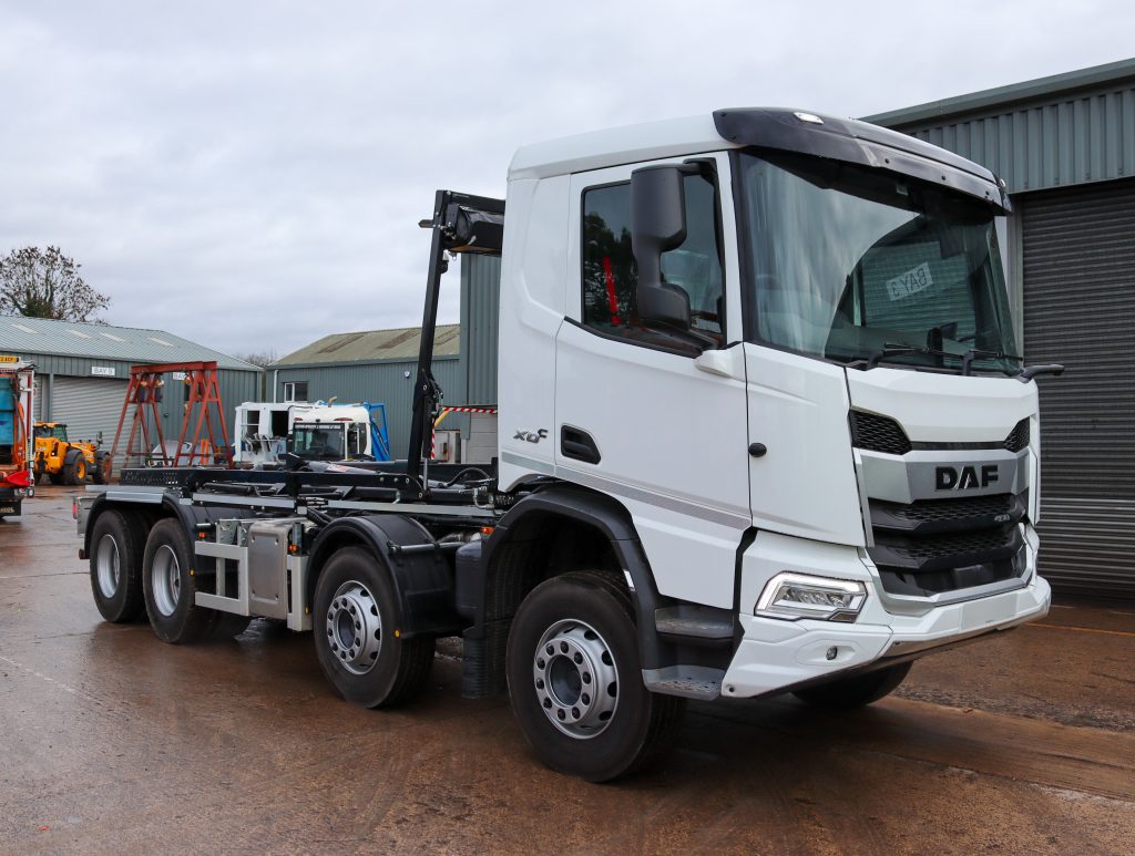 Front offside of a DAF XD 450 fitted with AJK HL22 Hook Loader