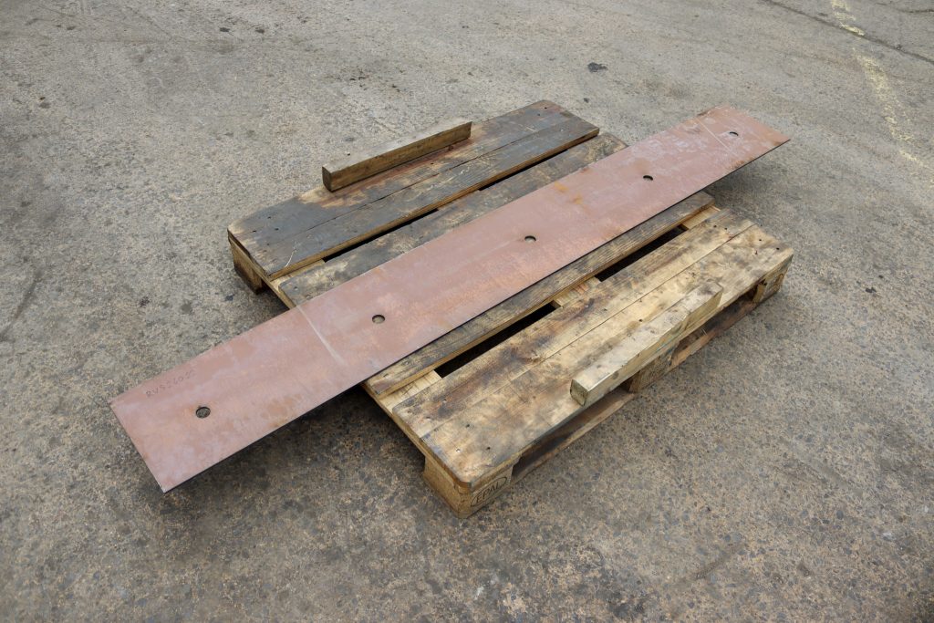 Dennis Olympus Scraper Plate Hardox 450