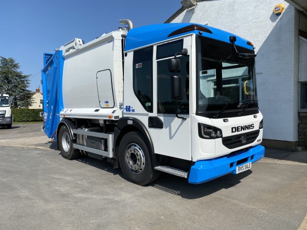 Front offside of a Dennis Elite 6 fitted with Olympus OL10N body and Terberg OmniDEL Domestic lift