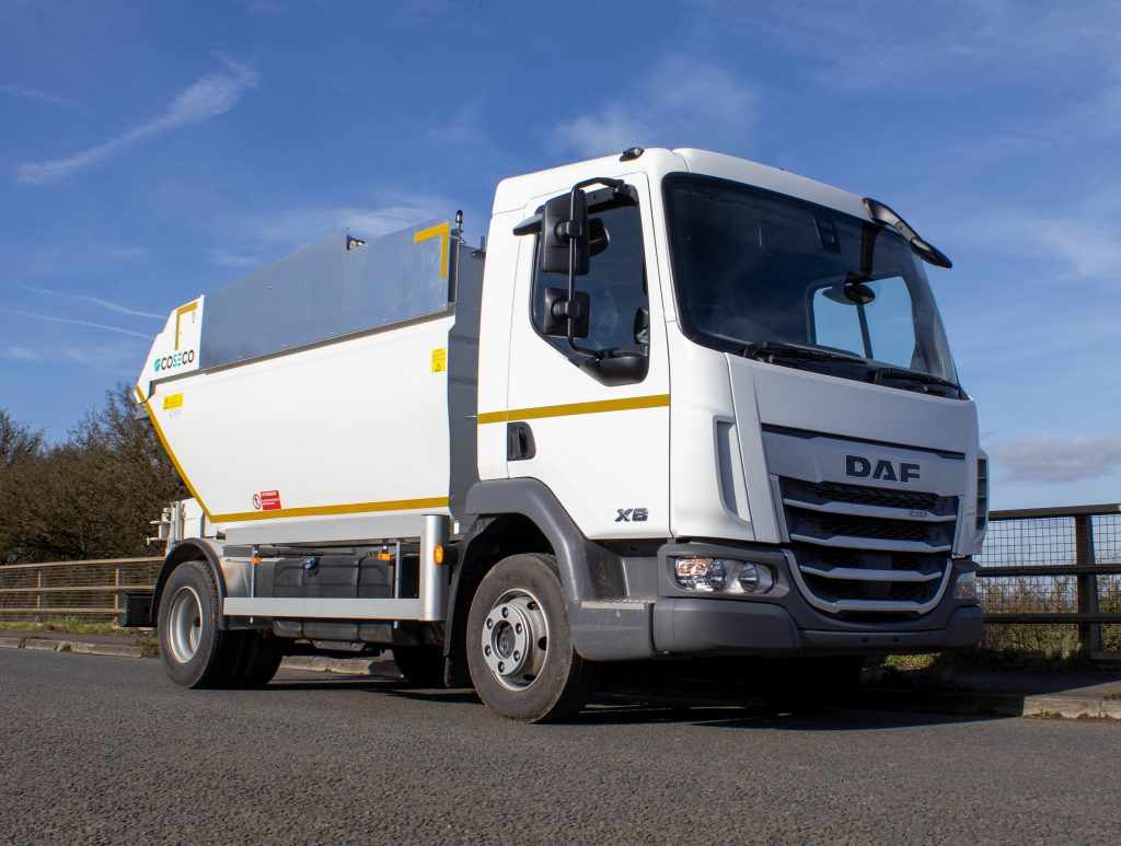 Front offside of an RVS Hire DAF XB fitted with Coseco k1R Food Waste body
